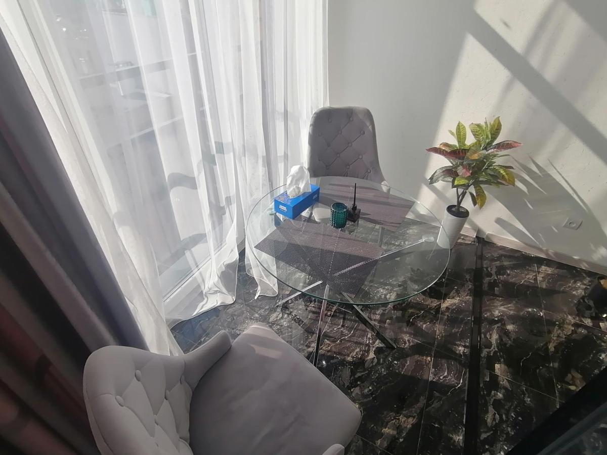 Новобудова Сам Центр Вул Шевченка 60 Оперний 10Хв Lägenhet Lviv Exteriör bild