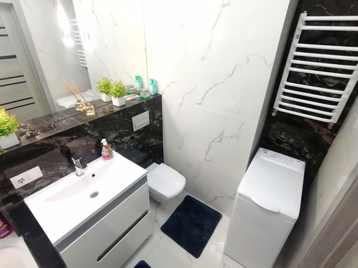 Новобудова Сам Центр Вул Шевченка 60 Оперний 10Хв Lägenhet Lviv Exteriör bild